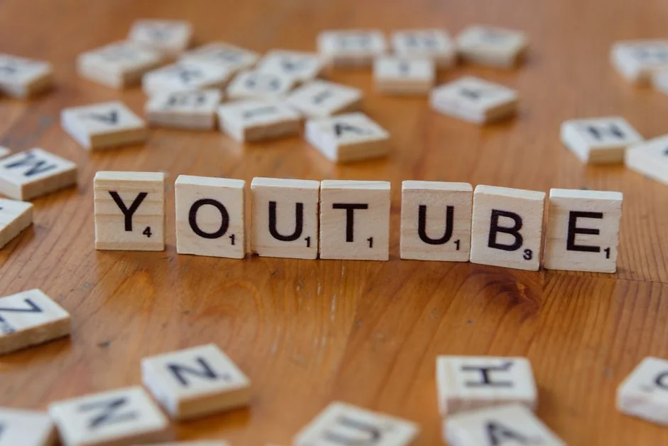 Social Media in Colorful Alphabets